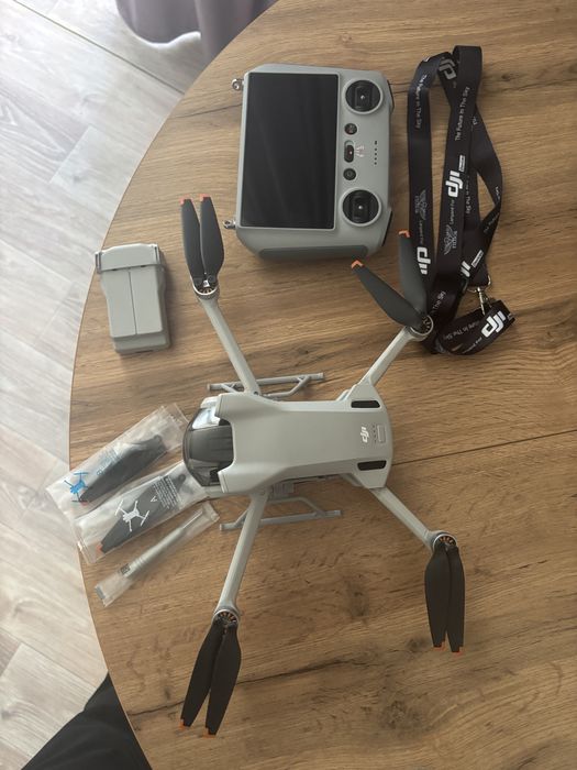 Продам дрон dji 3 mini
