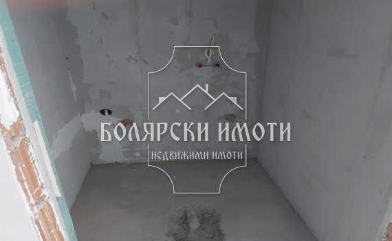 Продава се Тристаен апартамент в Велико Търново, Център - 115 кв.м за 1174 €/кв.м - Снимка #8