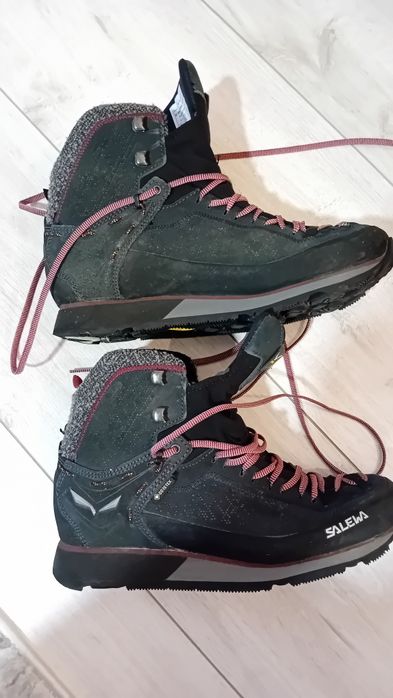 Vând ghete de iarna(trekking) de dama , SALEWA NR 38