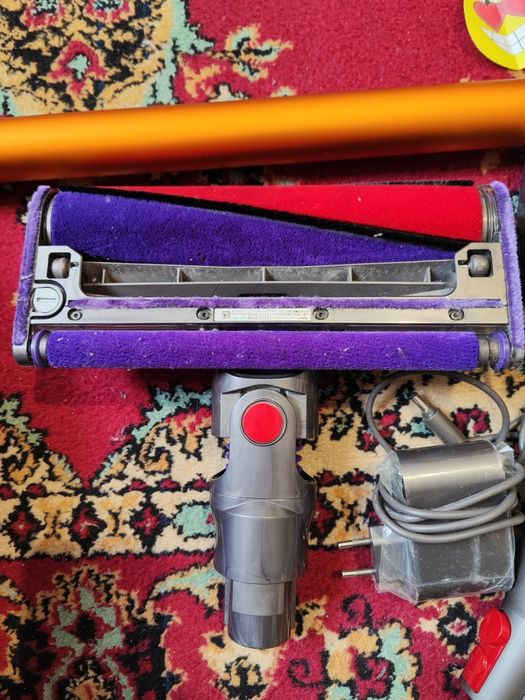 Dyson v10 ручной пылесос