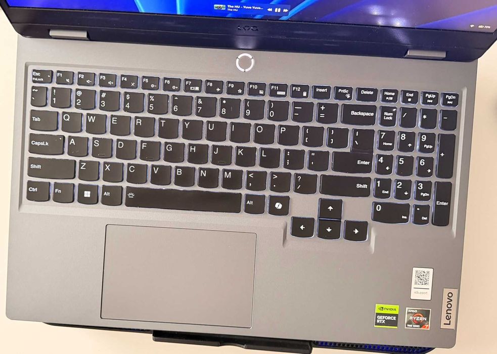 Laptop Gaming Lenovo LOQ 15ARP9 cu procesor AMD Ryzen™ 7 7435HS pana la 4.5GHz