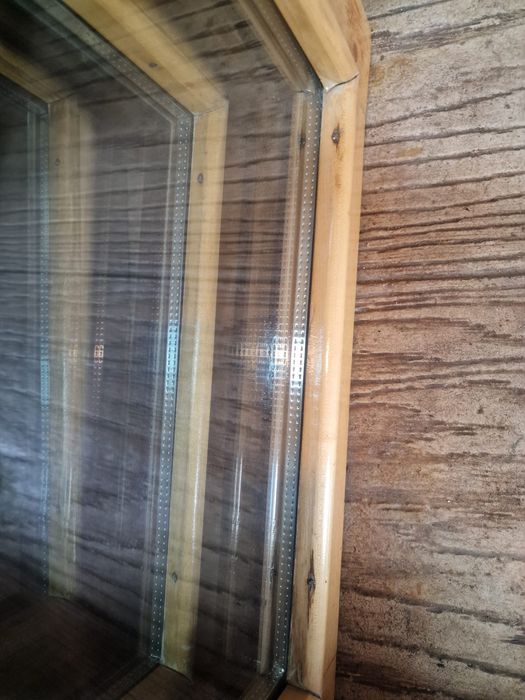 Geamuri termopan cu rama din lemn esenta frasin