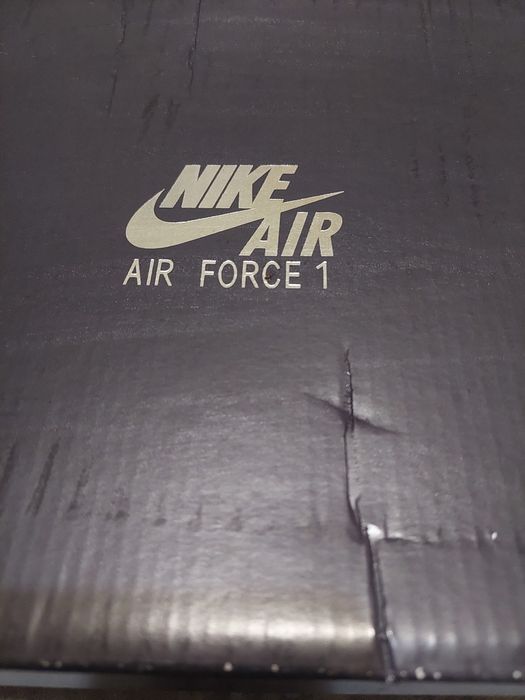 Кроссовки Nike оригинал есть размеры