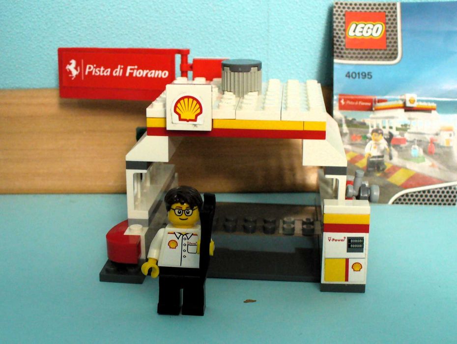 Lego Ferrari Shell V-Power® -2 серии колички+бензиновоз+аксесоари и МФ