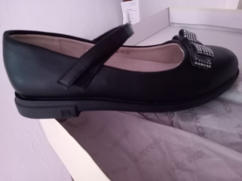 Продам новую обувь