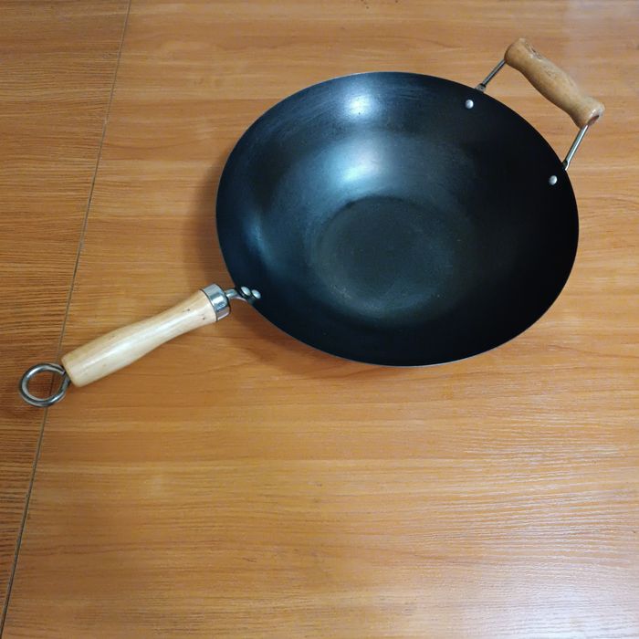 Продам сковороду Wok