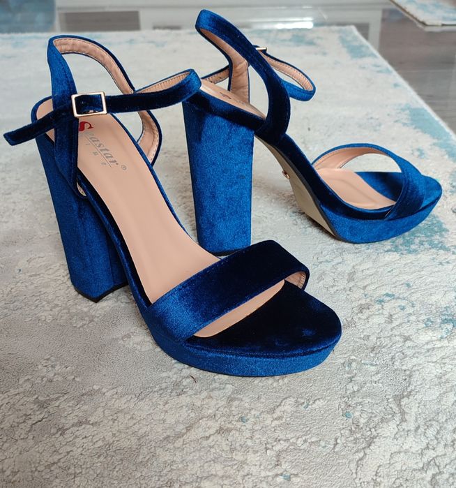 Sandale catifea,cu toc gros