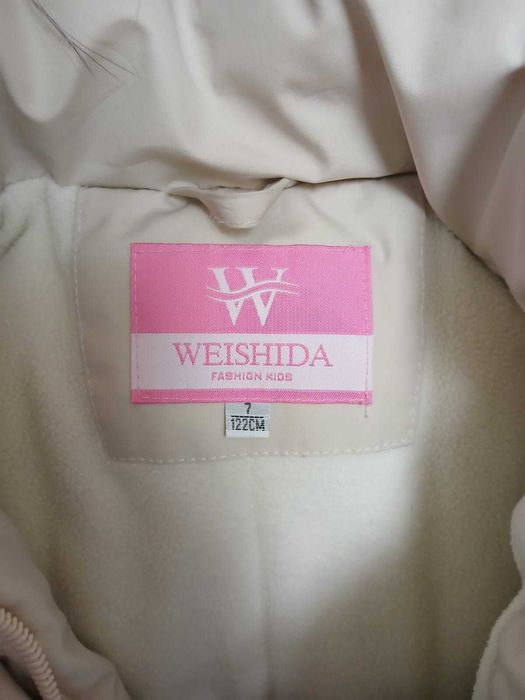 Зимняя куртка на девочку