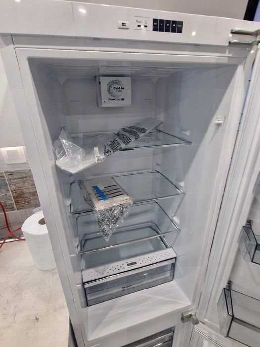 Хладилник Eurolux за вграждане