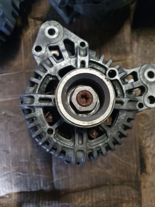 Alternator oe 110 A vw , audi , seat ,skoda.  În perfecta stare de f