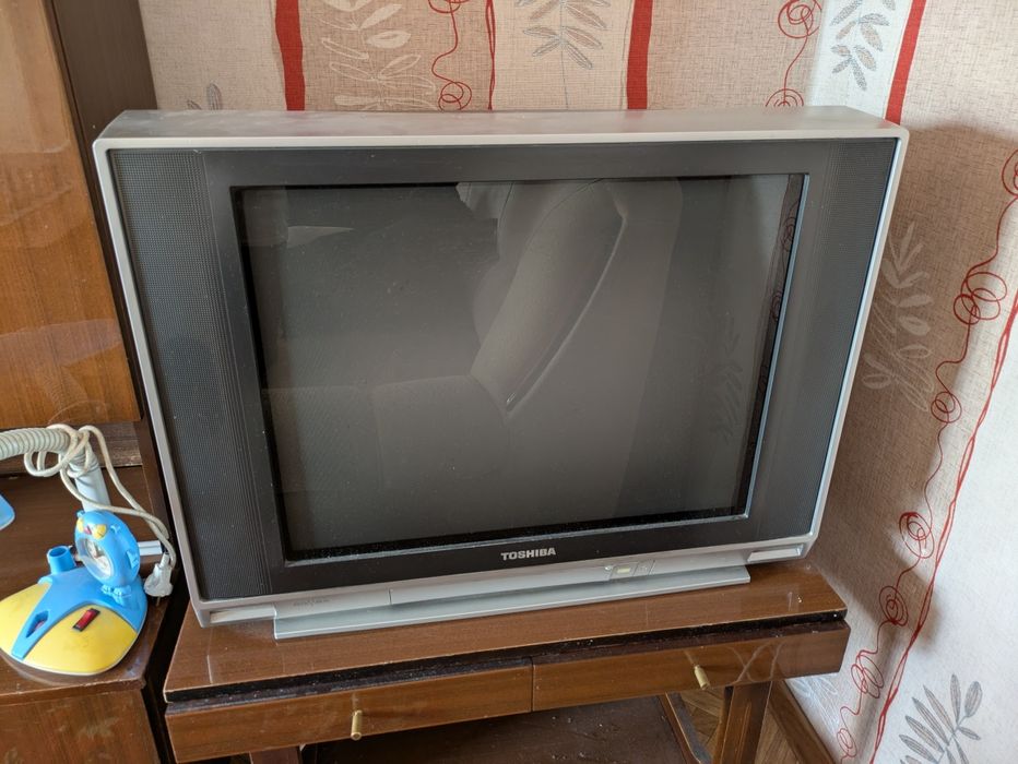 Телевизор ELT TOSHIBA с пультом