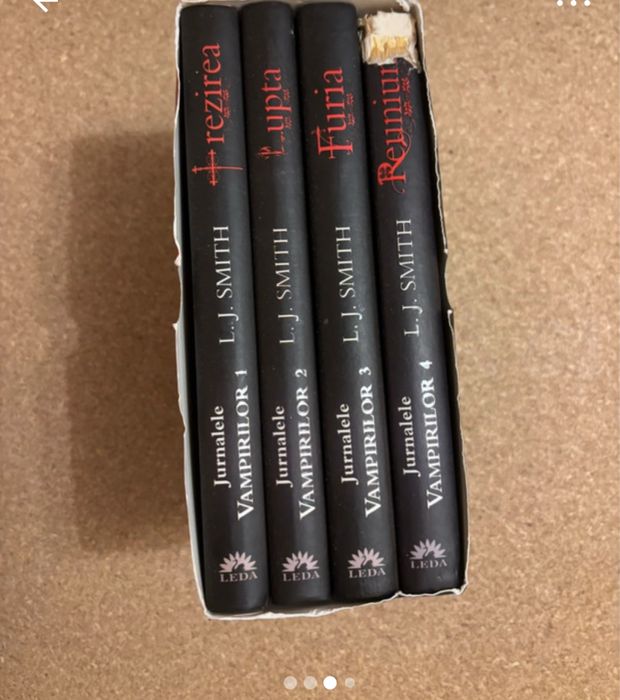 Carti , colectie Jurnalele vampirilor