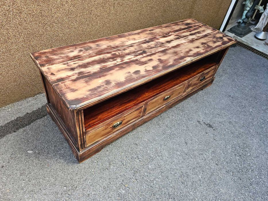 Аудио шкаф в стил Рустик