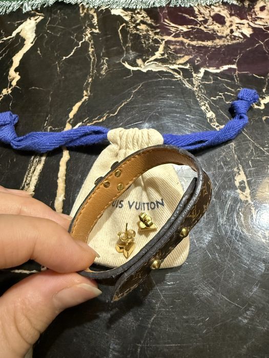 Продам браслет и серьги от Louis Vuitton
