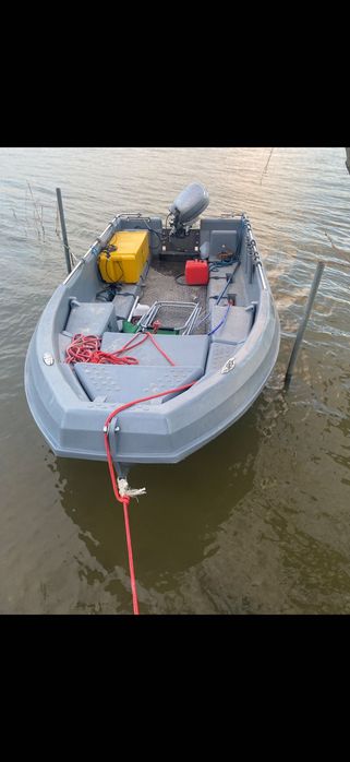 Vand barca 4,5m imposibil de SCUFUNDAT