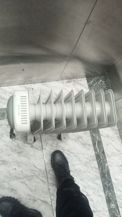 Продается обогреватель 5000тг все исправна работает