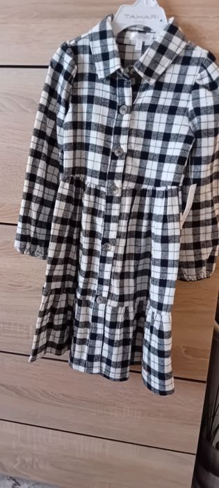 Нова детска рокля с етикет