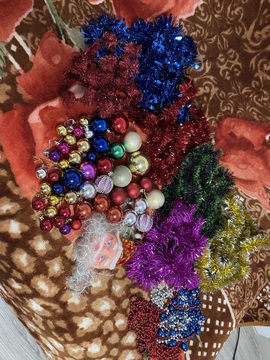 Globuri ghirlande mos craciun