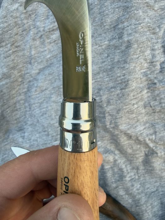 Se vinde doua bricege opinel