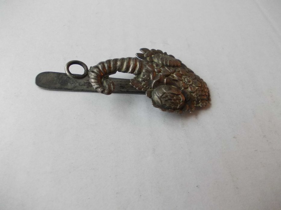 Accesoriu vestimentar vechi din argint