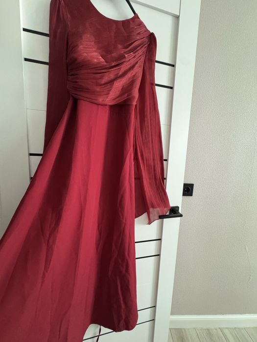 Платье вечернее красное