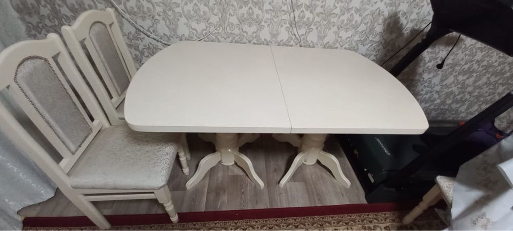 Стол без стулья слоновая кость