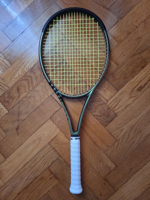 Wilson  Blade  100 V8