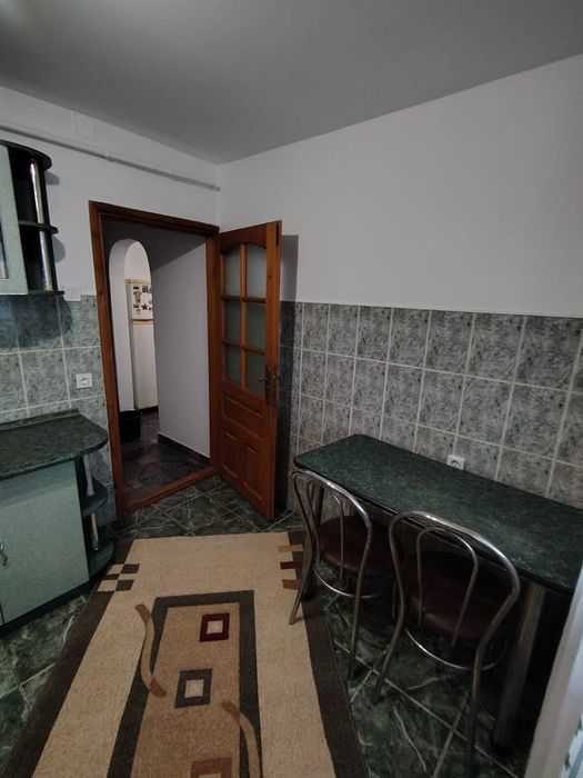Închiriez ap. Cu 2 camere
