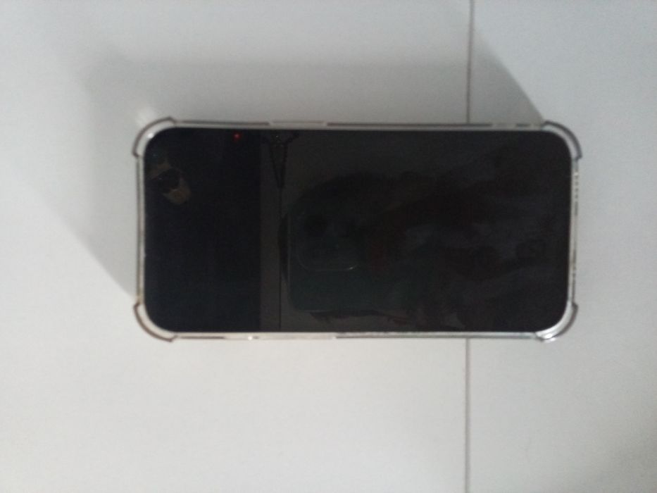 iPhone 13 в хорошем состоянии