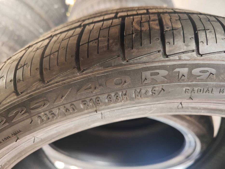 2бр. всесезонни гуми 225/40/19 Pirelli