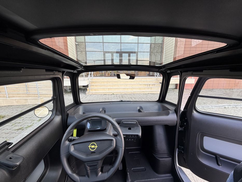 opel rocks-e      - masina permis de conducere  16 ani (b1)