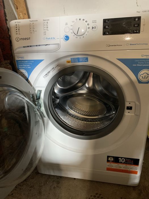 Пералня Indesid.