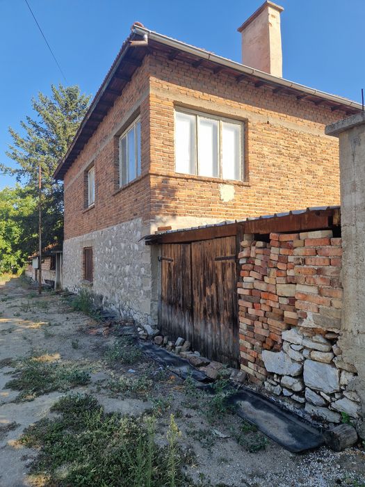 Къща на два етажа