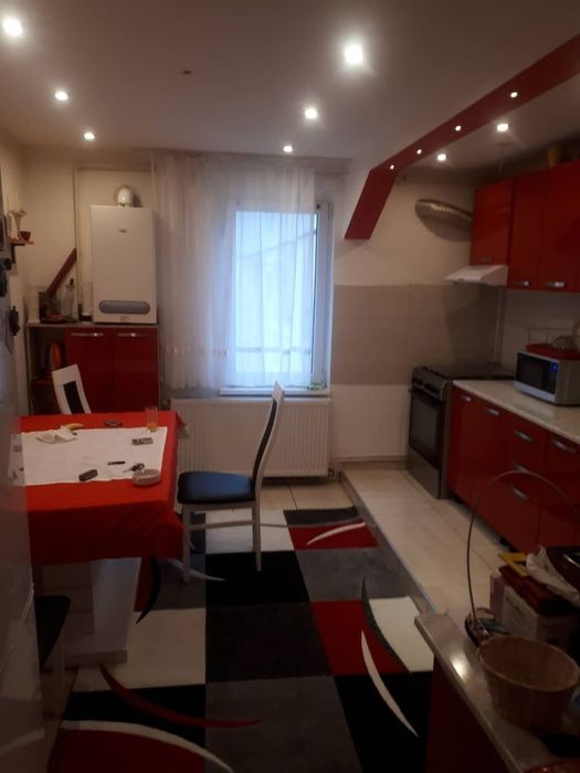 Apartament  cu 3 camere