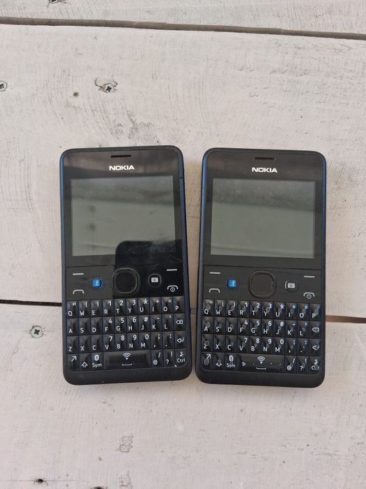 Телефони Nokia Asha 210