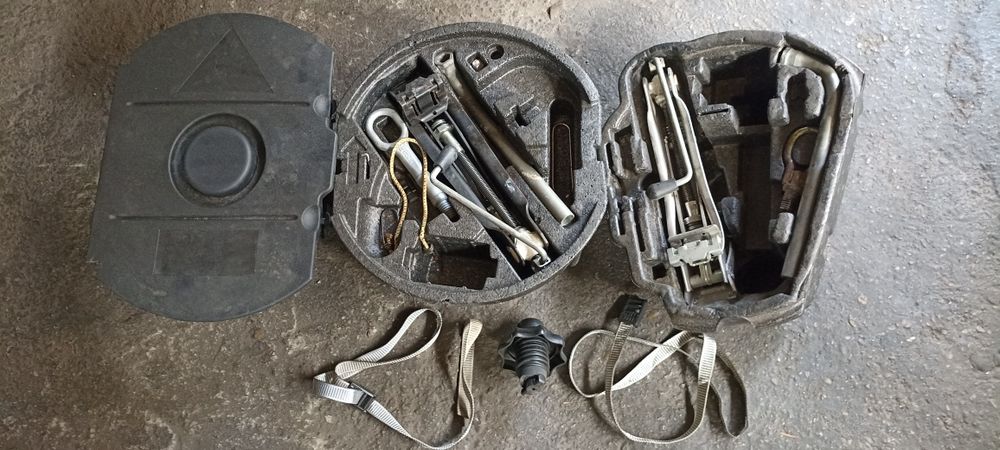 Kit  suport cric roata rezerva Golf 5 Touran Octavia 2 Passat Polo