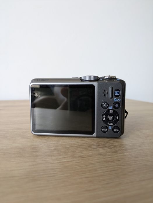 Canon Powershot a2000 IS - УНИКАЛНИ СНИМКИ Дигитален Фотоапарат в Отлично състояние