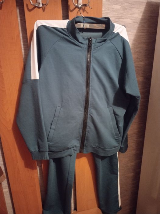 Продам по доступной цене костюм из игры в кальмара