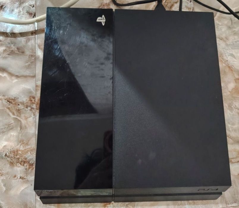 Plesteshin 4 slim 1tb xotirasi oyinlari bor