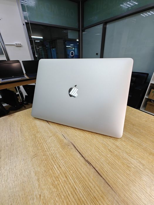 MacBook Air 13 | 8/256 | Intel Core i3 | 2020 год