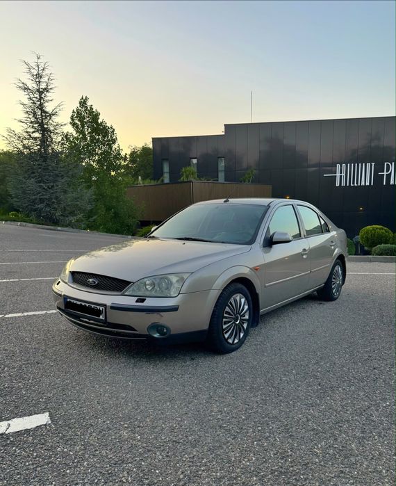 Vând Ford Mondeo