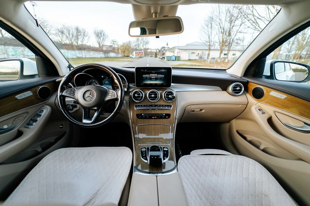 Mercedes-Benz GLC SUV sistem bose