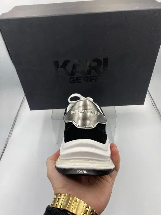 Karl Lagerfeld marimea 42