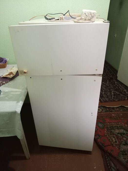 Продаётся советский холодильник