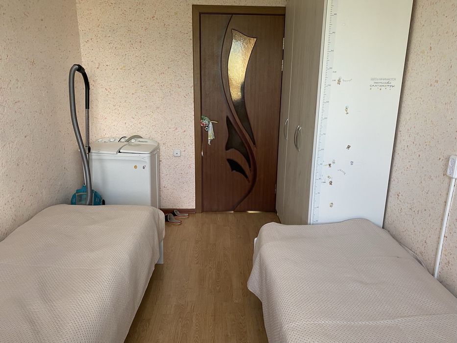 Возьму 2 девушек в одну комнату