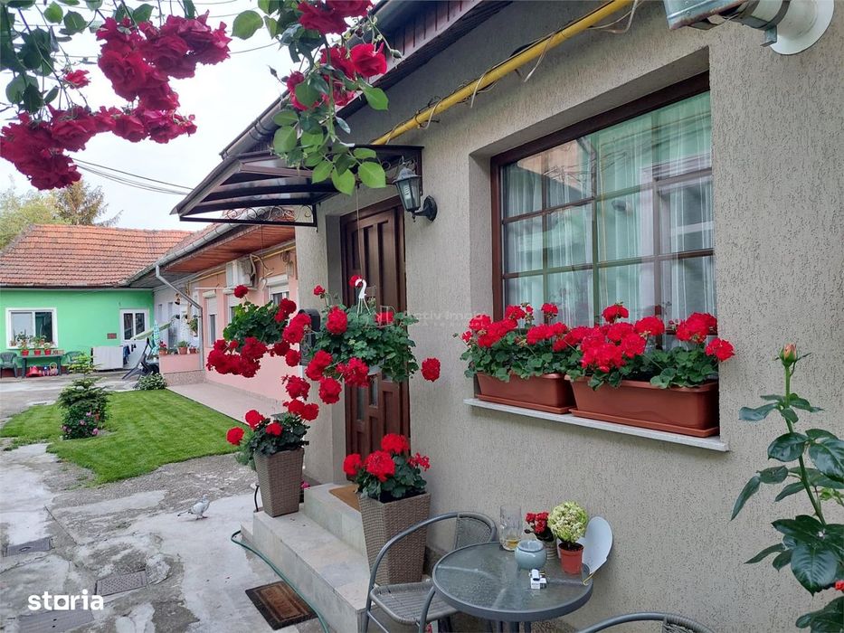 Refugiu urban cu personalitate – Casa cu mansarda si crama amenajata -