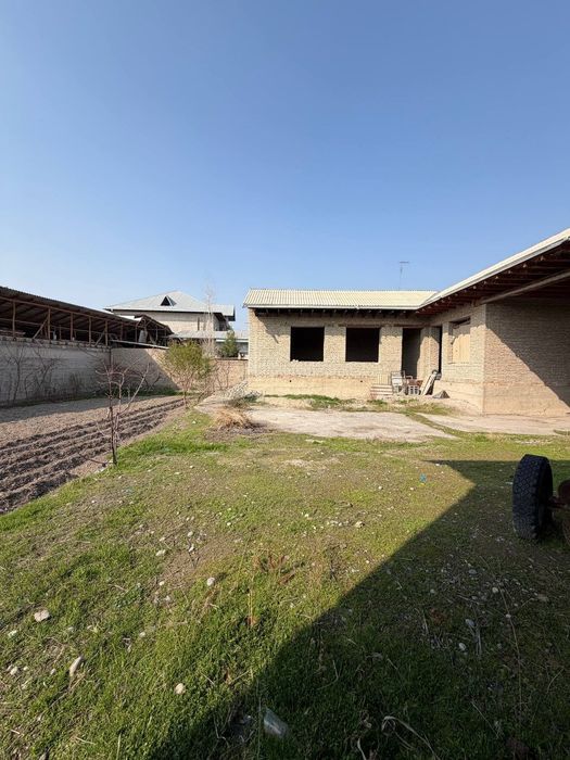 Ховли уй сотилади