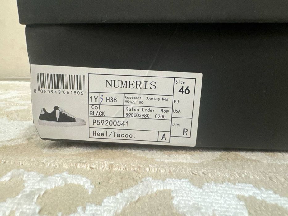 Numeris в черно белом цвете