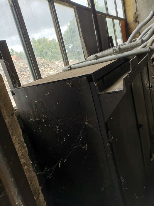 Двоен метален шкаф