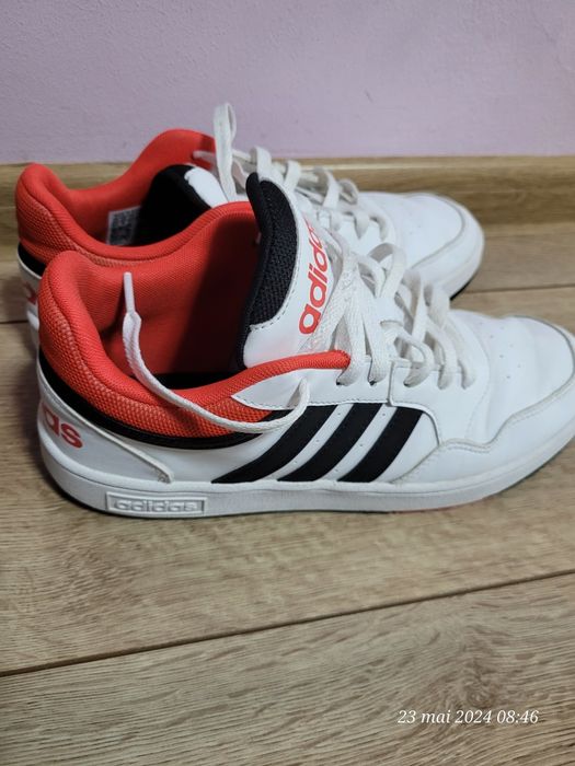 Adidasi baieti/barbati , mar 39